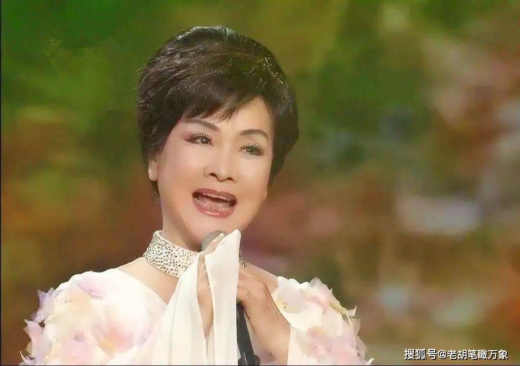柳岩最早春晚，开启娱乐时代的新纪元记忆符号