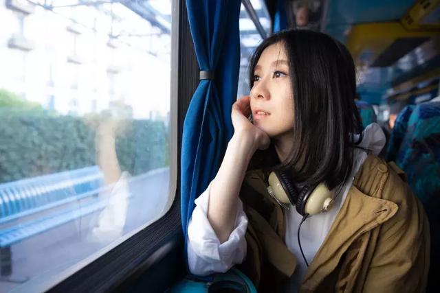 白安顾枭寒，传奇起点的故事